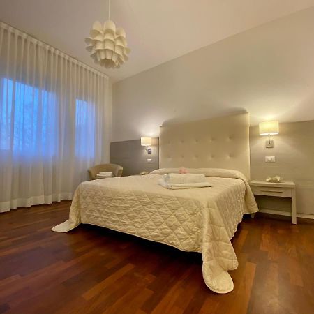 Villa Alda Suites & Rooms チェルヴィア エクステリア 写真