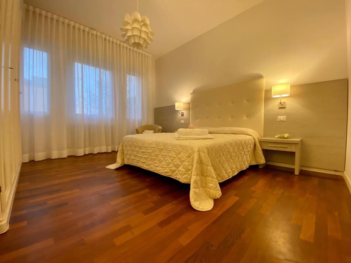 Villa Alda Suites & Rooms チェルヴィア エクステリア 写真